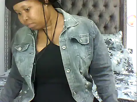 CurvyAssXxX21 online show from 06/10/26, 04:08