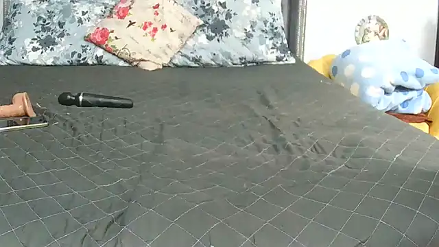 CurvyAssXxX21 online show from 07/12/26, 10:32
