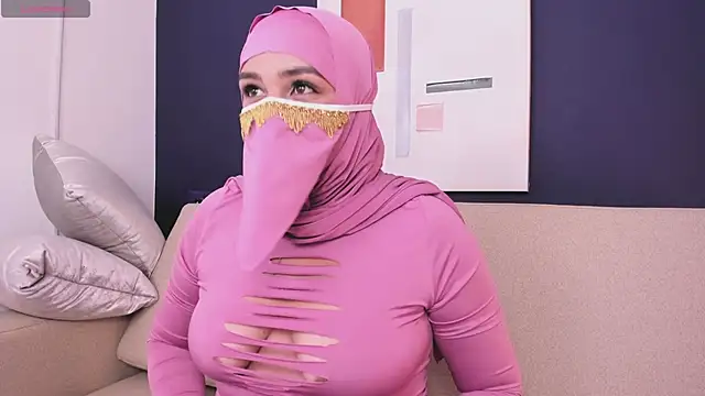 SweetSultana online show from 06/18/26, 08:58