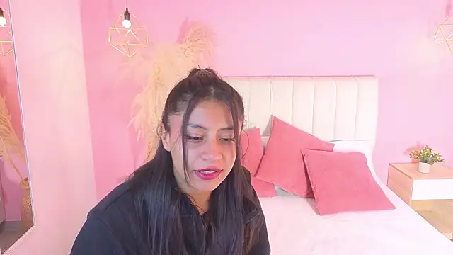Snapshot of valeria__torres chatting on 07/22/26, 11:12 valeria torres online show from 07/22/26, 11:12