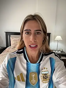 NicoleWilder online show from 06/16/26, 07:25