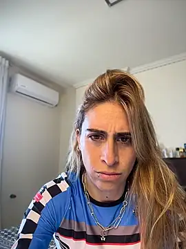 NicoleWilder online show from 06/25/26, 01:38