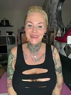 Snapshot of InkedMissLaBaehm chatting on 08/01/26, 11:14 InkedMissLaBaehm online show from 08/01/26, 11:14