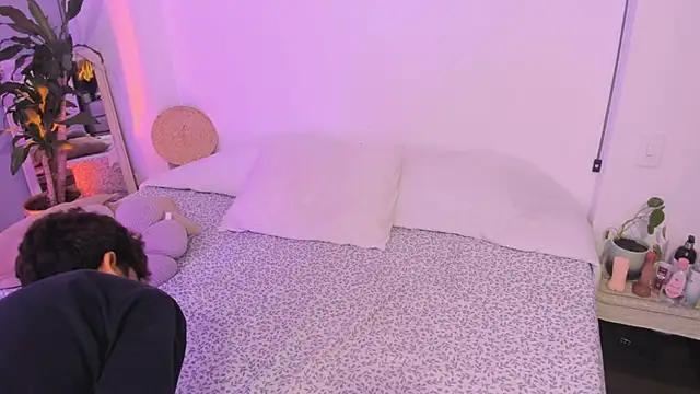 Samy Twink online show from 06/18/26, 02:10