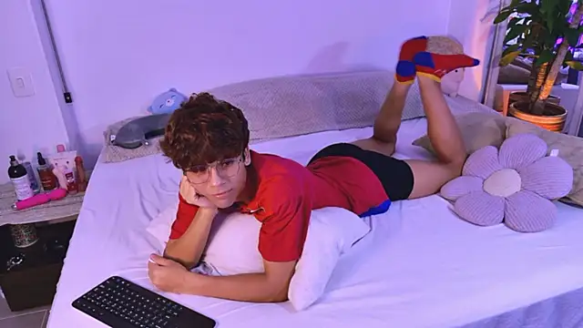 Samy Twink online show from 07/01/26, 01:17