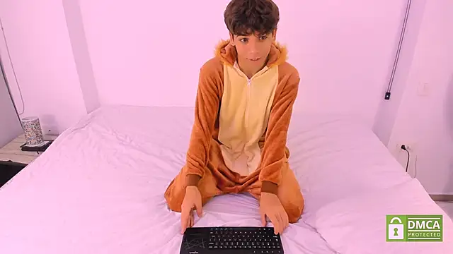Samy Twink online show from 06/13/26, 02:09