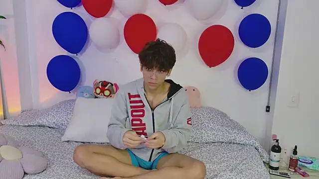 Samy Twink online show from 07/06/26, 03:13
