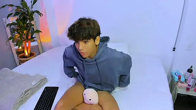 Samy Twink online show from 06/25/26, 03:04
