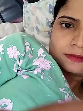 Snapshot of Missridhi chatting on 07/12/26, 03:29 Missridhi online show from 07/12/26, 03:29