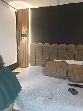IsisRosee online show from 07/16/26, 07:11