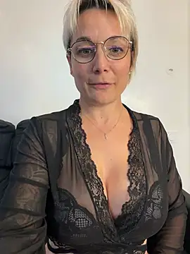 marinellaaX online show from 06/16/26, 10:48
