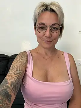 marinellaaX online show from 06/15/26, 10:37