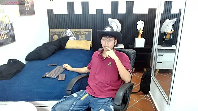 Snapshot of Jake_Falcon chatting on 06/11/26, 01:08 Jake Falcon online show from 06/11/26, 01:08