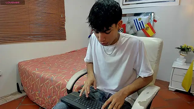 Snapshot of Jake_Falcon chatting on 07/15/26, 11:28 Jake Falcon online show from 07/15/26, 11:28