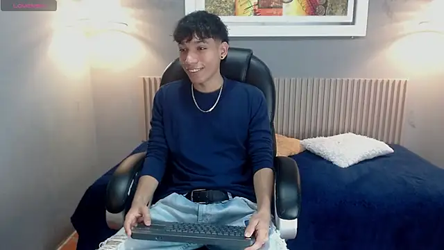 Snapshot of Jake_Falcon chatting on 07/19/26, 11:40 Jake Falcon online show from 07/19/26, 11:40
