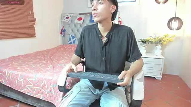 Snapshot of Jake_Falcon chatting on 06/19/26, 11:27 Jake Falcon online show from 06/19/26, 11:27
