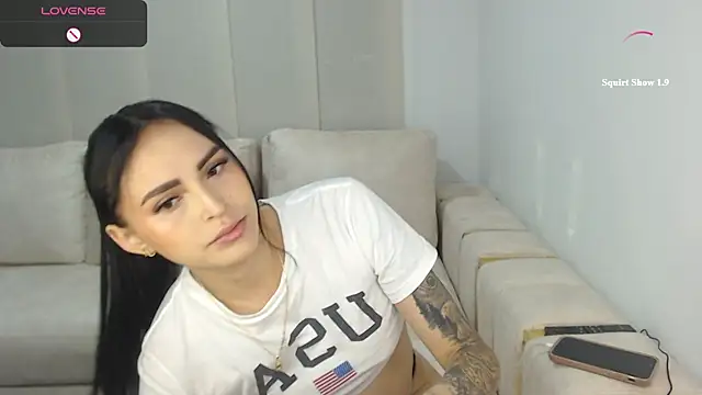 Snapshot of linda-es chatting on 06/20/26, 03:11 linda-es online show from 06/20/26, 03:11