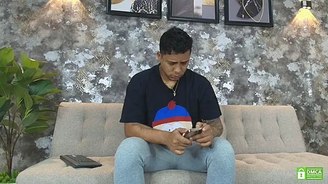 Snapshot of Alejandro_and_Deiby chatting on 06/16/26, 10:48 Alejandro and Deiby online show from 06/16/26, 10:48