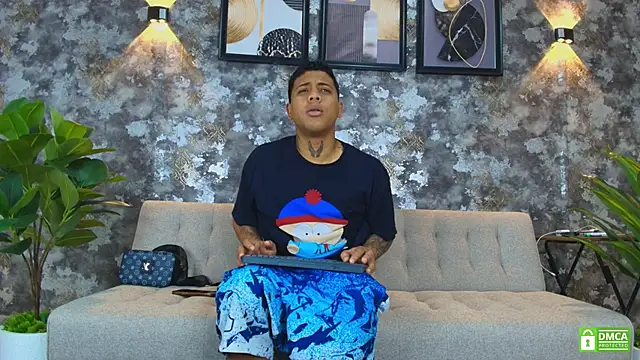 Snapshot of Alejandro_and_Deiby chatting on 06/18/26, 10:42 Alejandro and Deiby online show from 06/18/26, 10:42