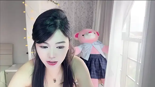 inlkitten online show from 06/18/26, 09:14