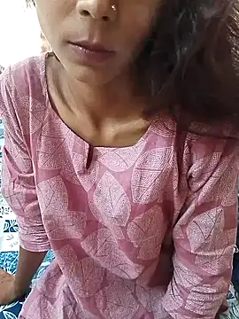 Snapshot of sakshi_rao1 chatting on 06/12/26, 05:05 sakshi rao1 online show from 06/12/26, 05:05