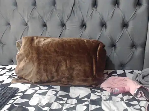 Loyal Alisha online show from 06/19/26, 03:12