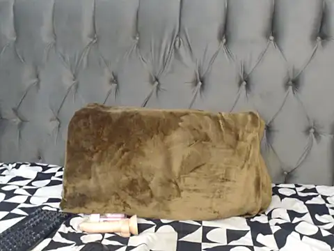 Loyal Alisha online show from 06/25/26, 05:18