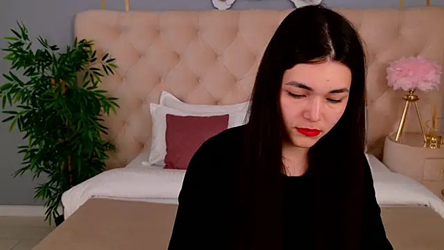 MaddieMeyer online show from 06/15/26, 04:23