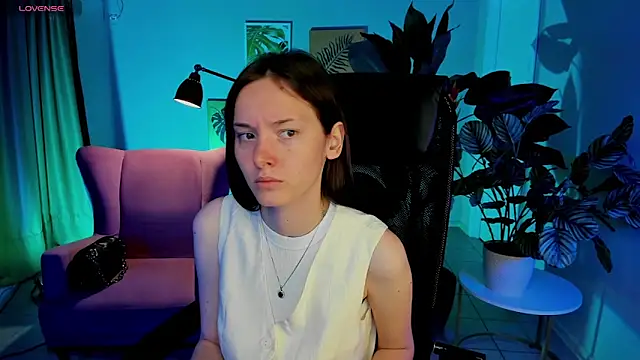 Snapshot of Eva_Leeee chatting on 06/21/26, 05:13 Eva Leeee online show from 06/21/26, 05:13