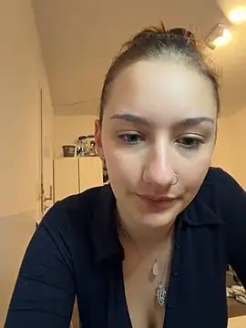Snapshot of Violet_Velvet chatting on 06/14/26, 08:32 Violet Velvet online show from 06/14/26, 08:32