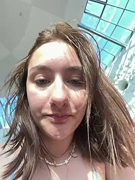 Snapshot of Violet_Velvet chatting on 06/19/26, 03:29 Violet Velvet online show from 06/19/26, 03:29