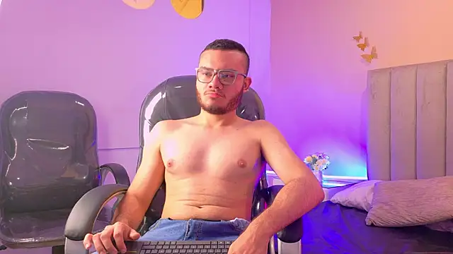 Snapshot of Matia_Zelvya chatting on 08/03/26, 12:44 Matia Zelvya online show from 08/03/26, 12:44
