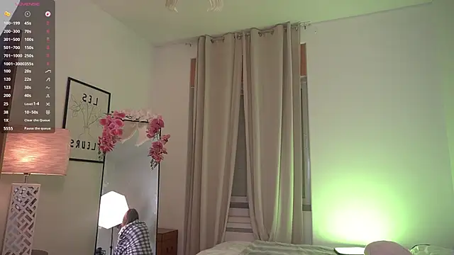 LumiNika online show from 06/21/26, 04:02