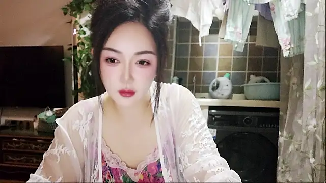 Jiuer5201314 online show from 06/18/26, 02:22