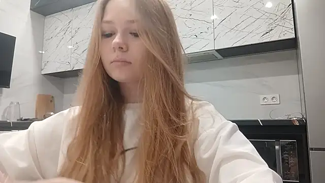 KarinaBestie online show from 06/12/26, 04:27