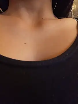 Snapshot of Kittyhart01 chatting on 07/04/26, 01:15 Kittyhart01 online show from 07/04/26, 01:15