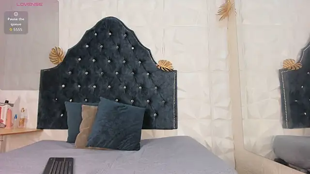 Chloe moon1 online show from 07/12/26, 10:54