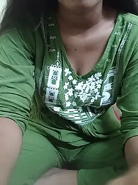 Snapshot of hot_diya69 chatting on 07/17/26, 02:47 hot diya69 online show from 07/17/26, 02:47