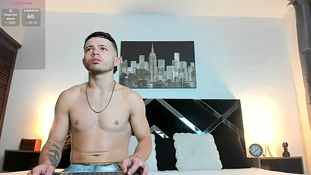 Snapshot of Zeus_damian21 chatting on 06/19/26, 03:23 Zeus damian21 online show from 06/19/26, 03:23