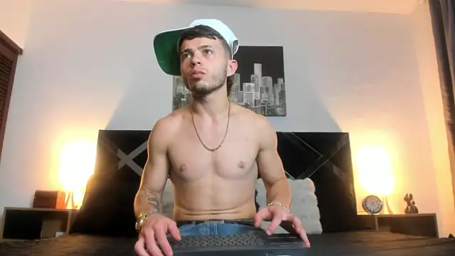 Snapshot of Zeus_damian21 chatting on 07/01/26, 04:02 Zeus damian21 online show from 07/01/26, 04:02