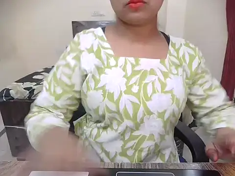 Bold-Divya1 online show from 06/27/26, 04:18