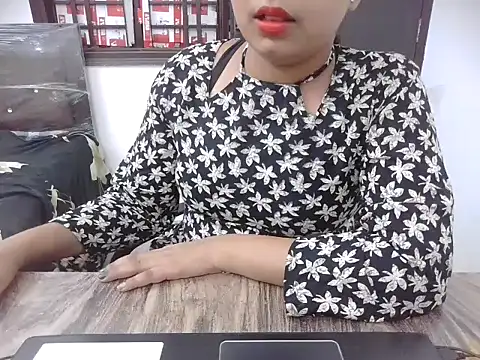 Bold-Divya1 online show from 06/22/26, 03:47