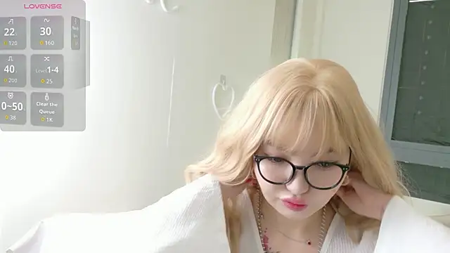 sakuraclover online show from 06/17/26, 04:12