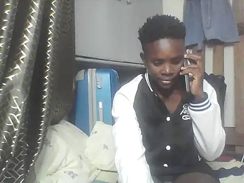 cutechocolate online show from 06/19/26, 10:54