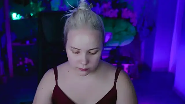 Snapshot of stellawatts chatting on 07/20/26, 12:07 stellawatts online show from 07/20/26, 12:07