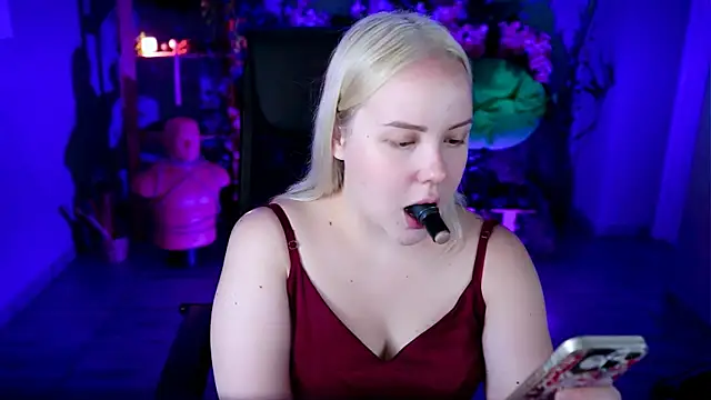 Snapshot of stellawatts chatting on 07/12/26, 12:06 stellawatts online show from 07/12/26, 12:06