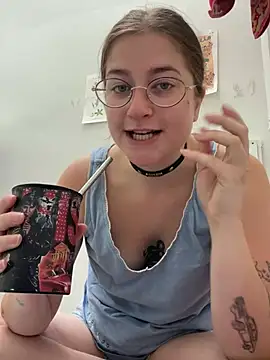 Snapshot of mclacy chatting on 06/16/26, 12:27 mclacy online show from 06/16/26, 12:27