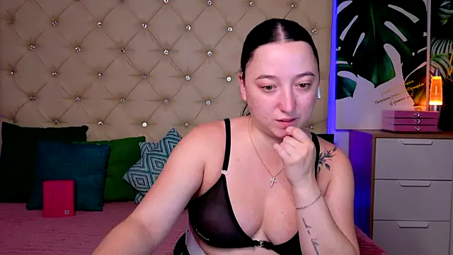 AVA MAXIMUS online show from 06/18/26, 04:55