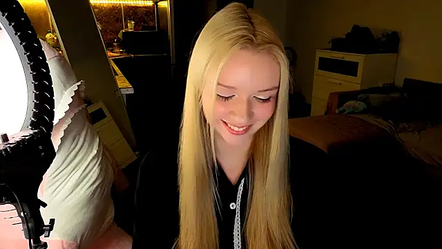 viyy online show from 07/28/26, 08:52