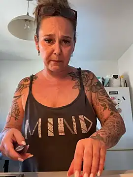 Snapshot of -SweetSandy- chatting on 06/25/26, 02:55 -SweetSandy- online show from 06/25/26, 02:55